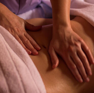 Choisissez un massage ayurvédique du ventre, en profondeur ou adapté aux femmes enceintes